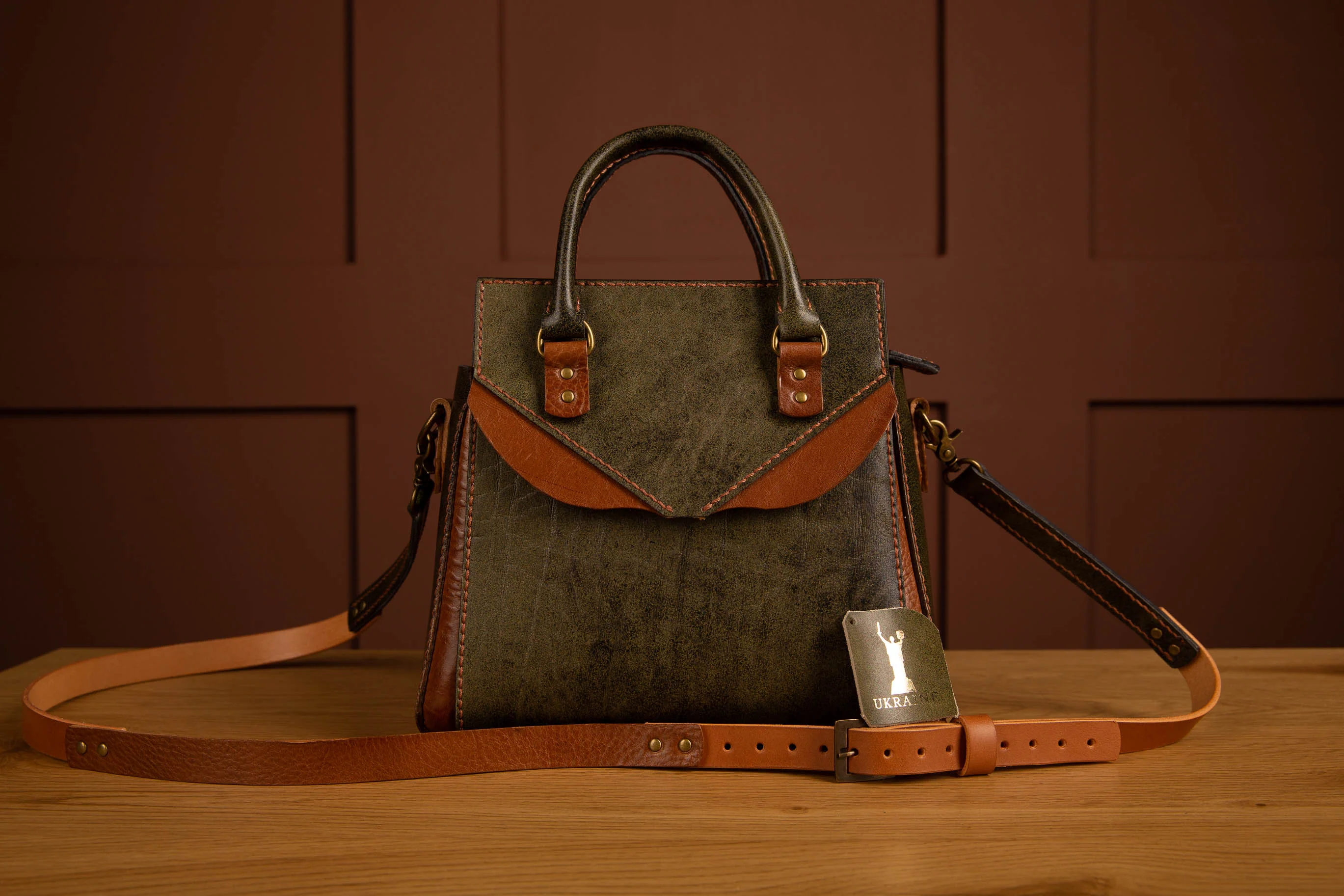 "Freya" bag by Leatone